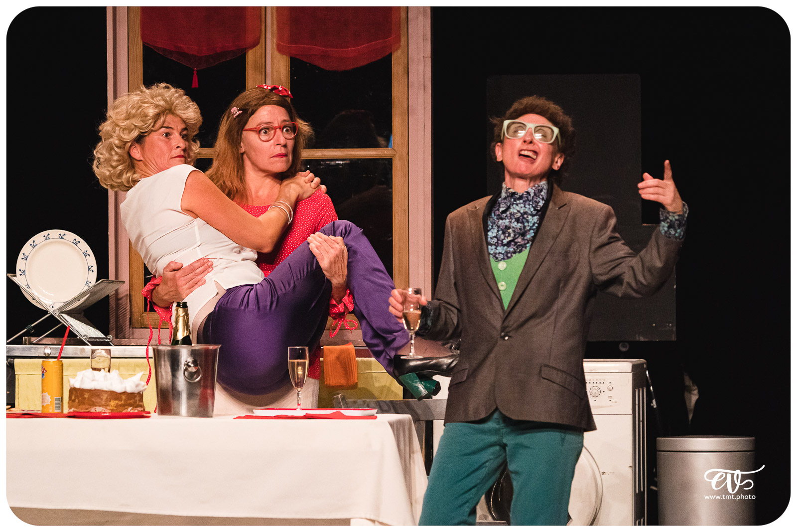 LES FEMMES SAVANTES (CIE DU DETOUR)